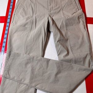 Athleta Women Cargo Pants in Light Gray